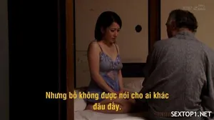 Em nhân viên massage bí mật nhét cu vào lồn