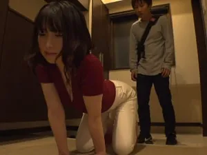 Cô vợ trẻ dâm đãng và ông bạn già phát sóng trực tiếp cảnh sex đôi hoành tráng trong khách sạn~ Mặc tất đen hở háng, quỳ xuống liếm cặc, cưỡi hông từ phía sau và quan hệ cho đến khi cô ấy van xin lòng thương xót...