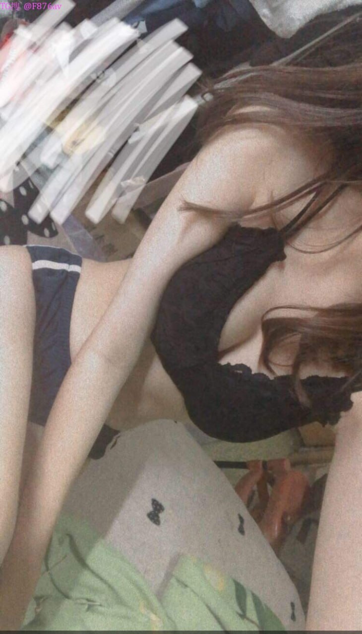 Lớn rồi nhưng vẫn được mẹ cho bú ti