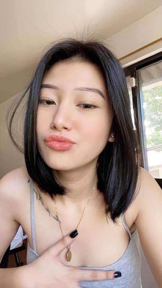 Bạn tình của chị gái đến thăm em vợ yêu bướm hồng dễ thương ở nhà một mình